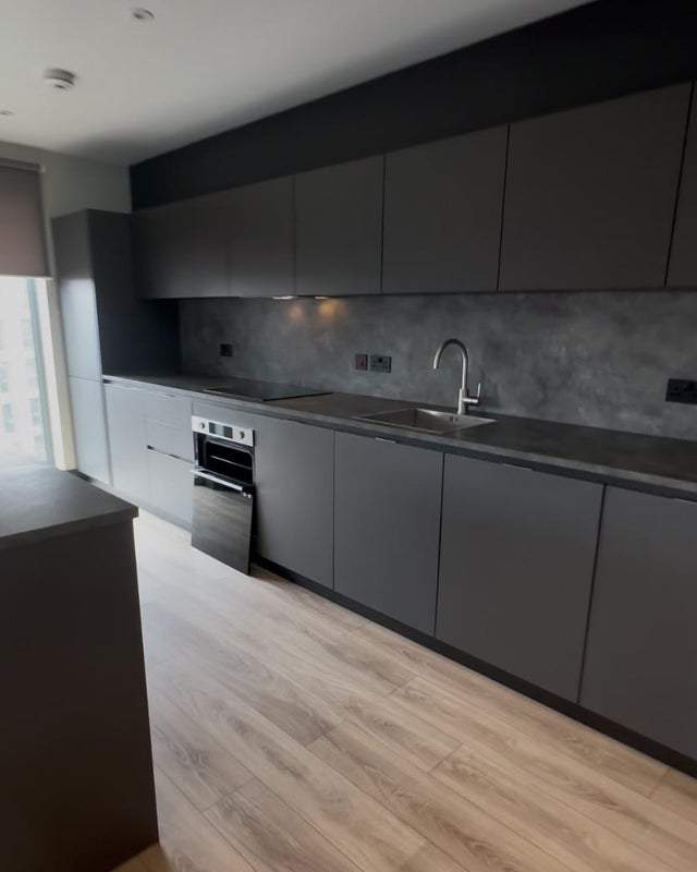 Room New Acres Way in Greater London