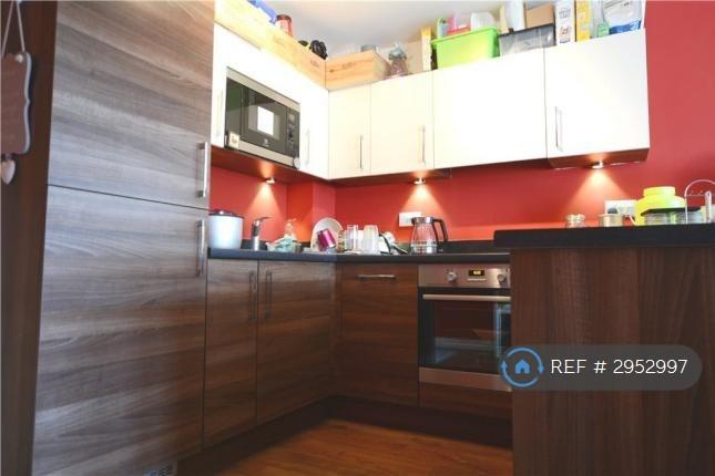 Flat Park Lodge Avenue in Greater London