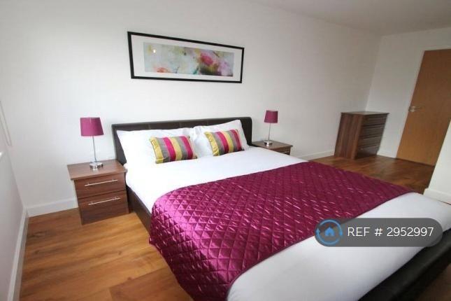 Flat Park Lodge Avenue in Greater London