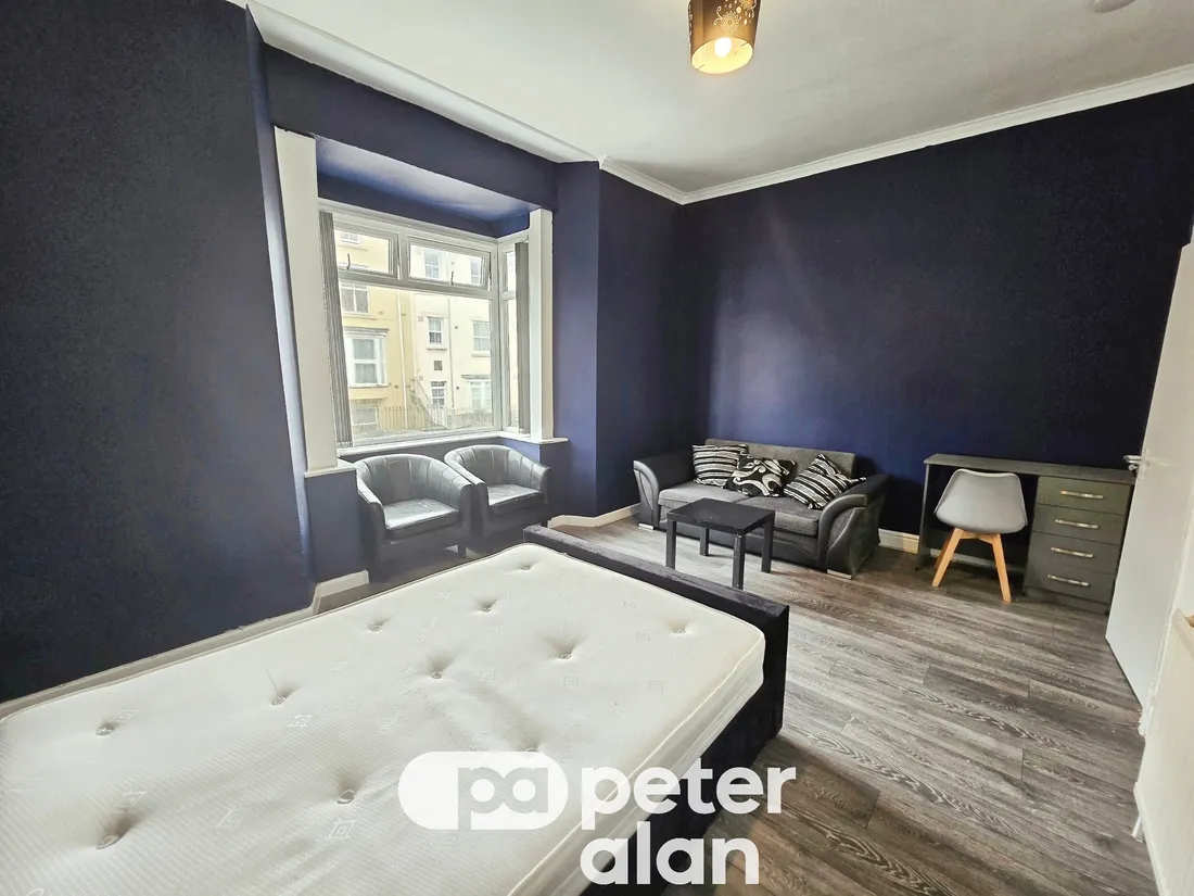 Flat King Edward Road in Swansea