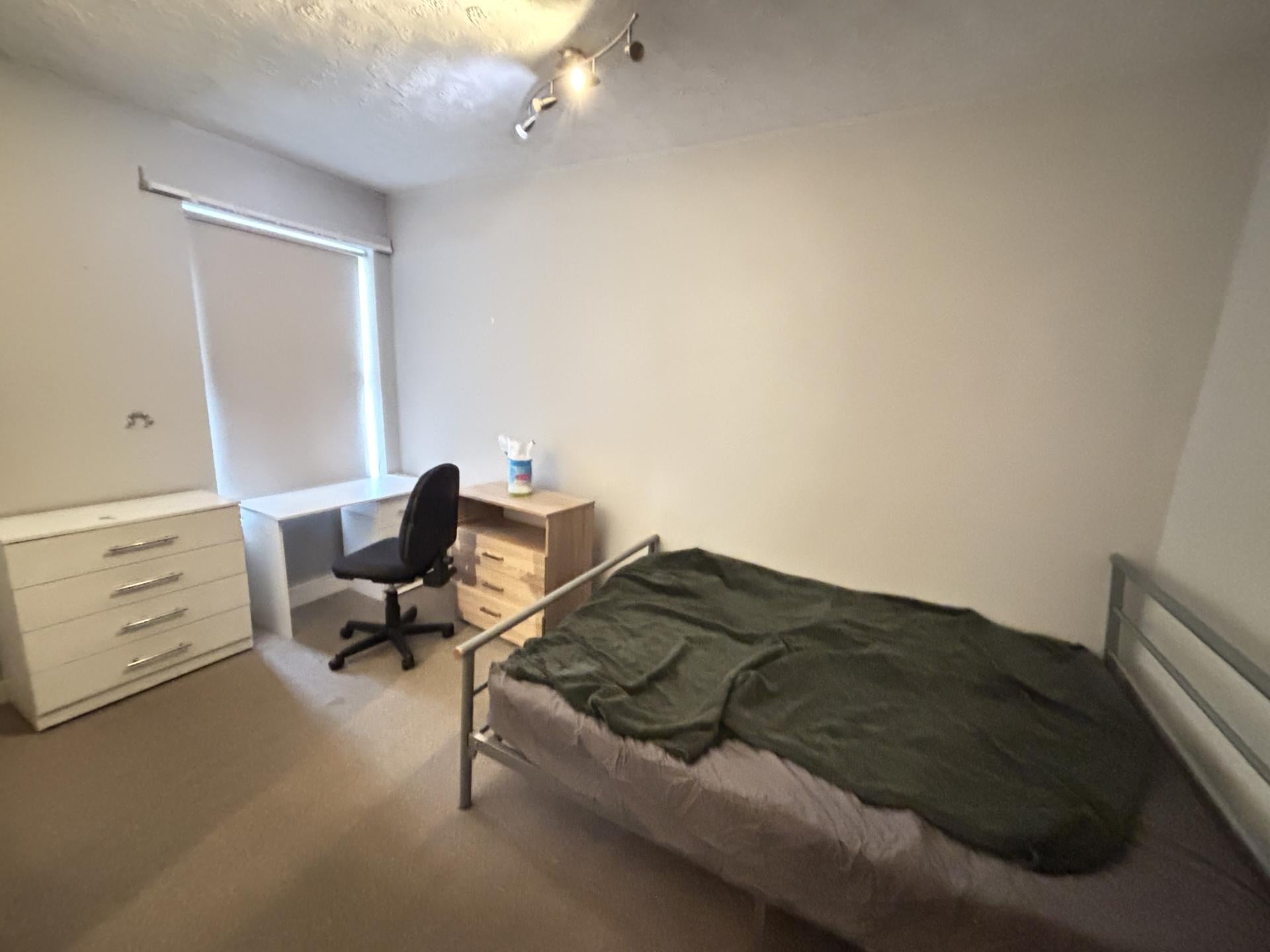 Flat Regent Terrace in Leeds