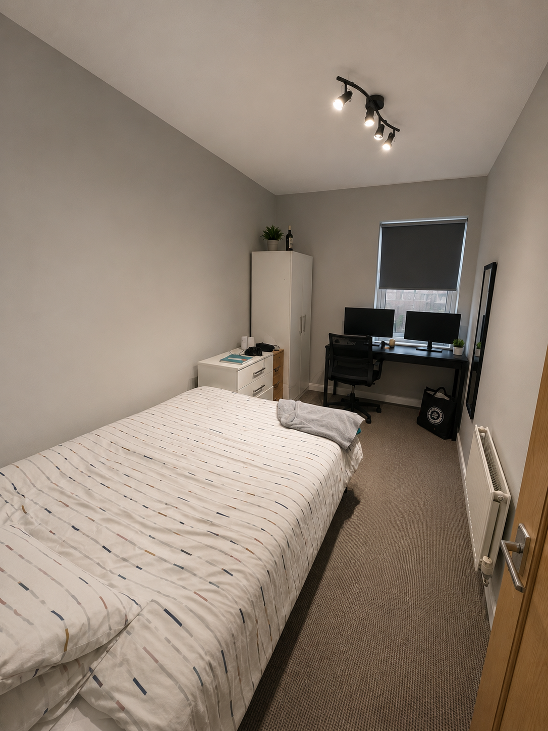 Flat Regent Terrace in Leeds