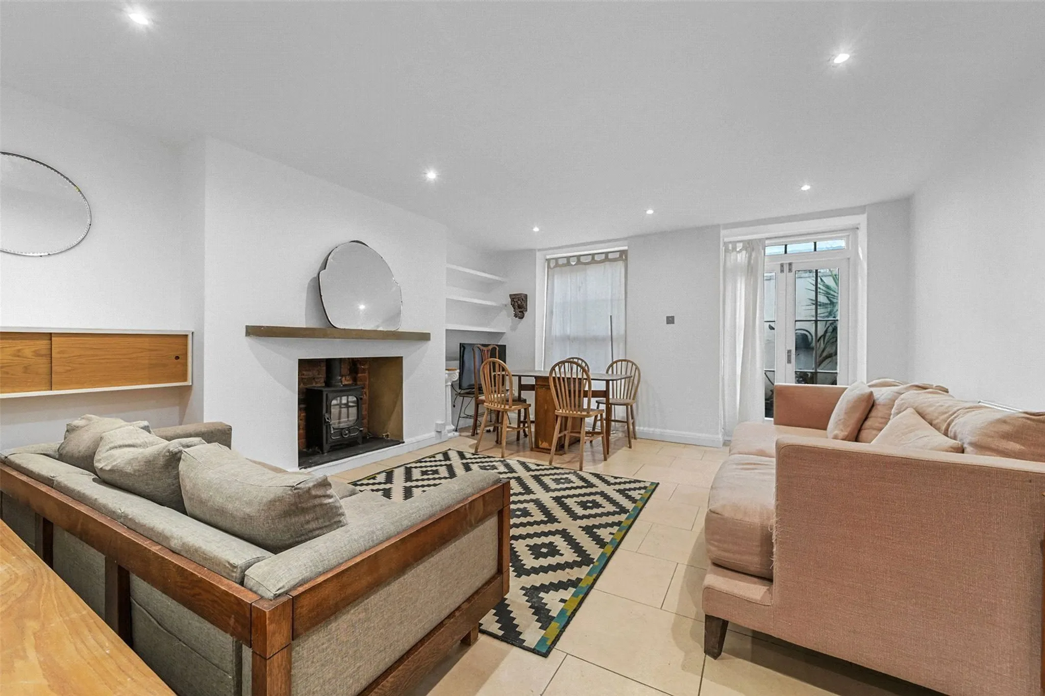 Flat Clapton Terrace in London
