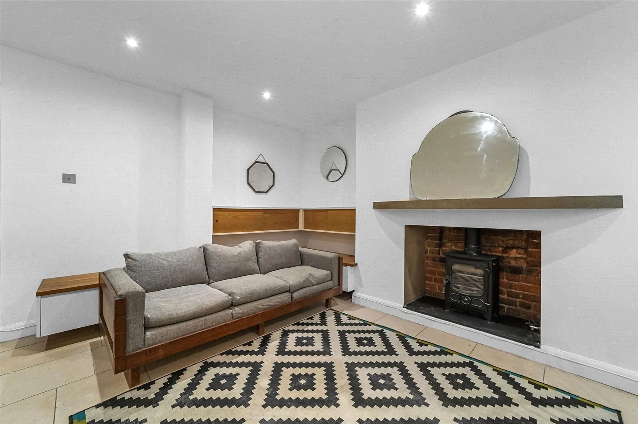 Flat Clapton Terrace in London