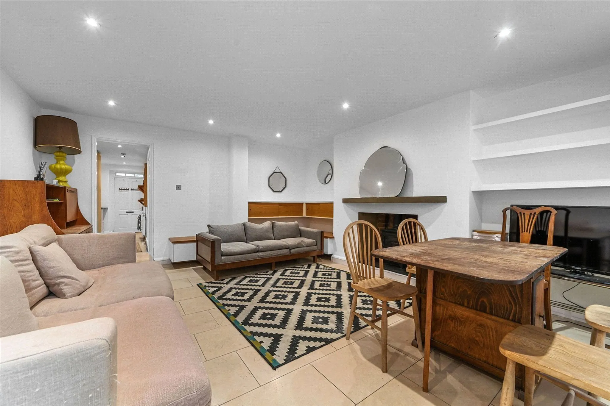 Flat Clapton Terrace in London