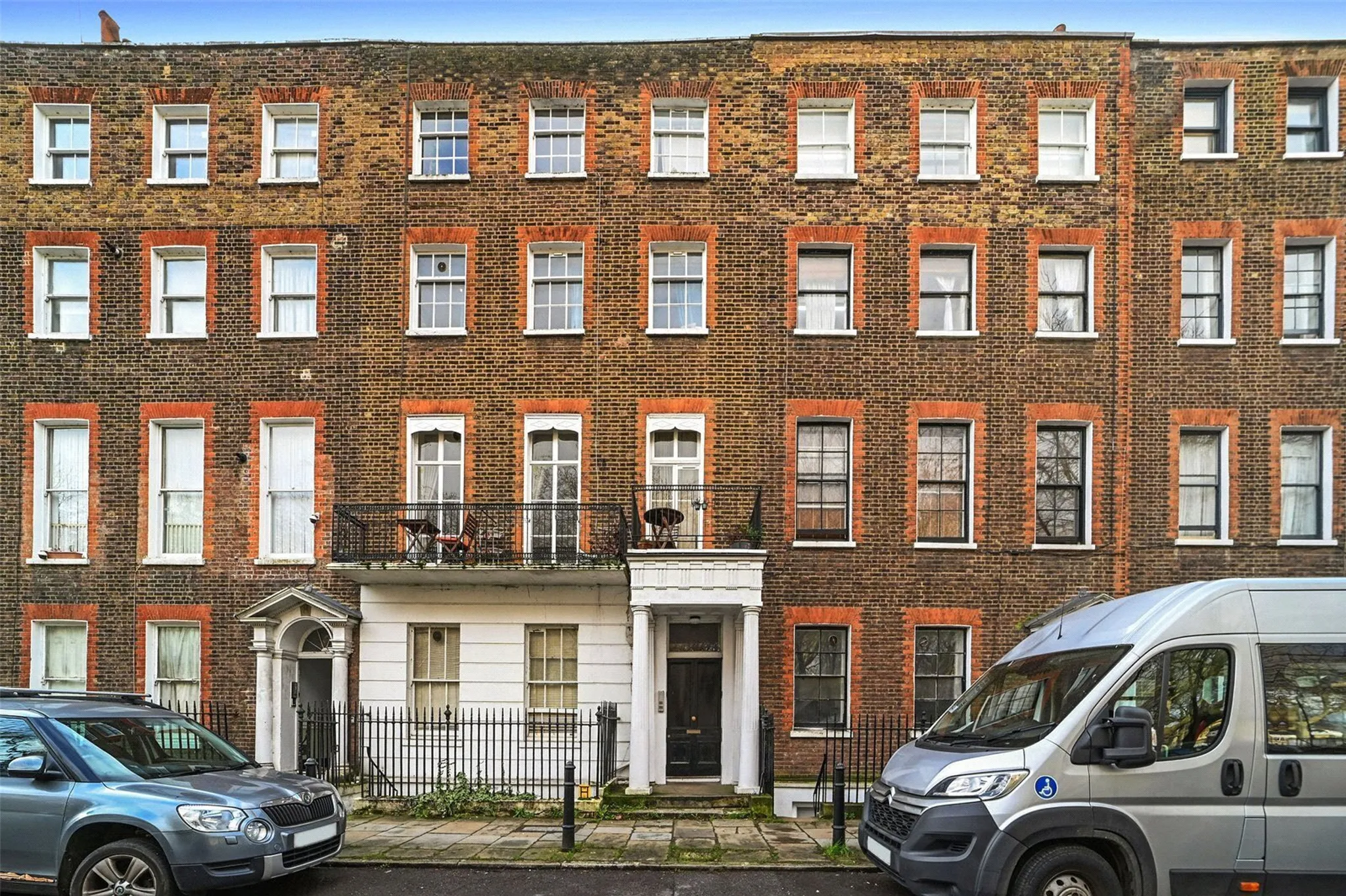 Flat Clapton Terrace in London