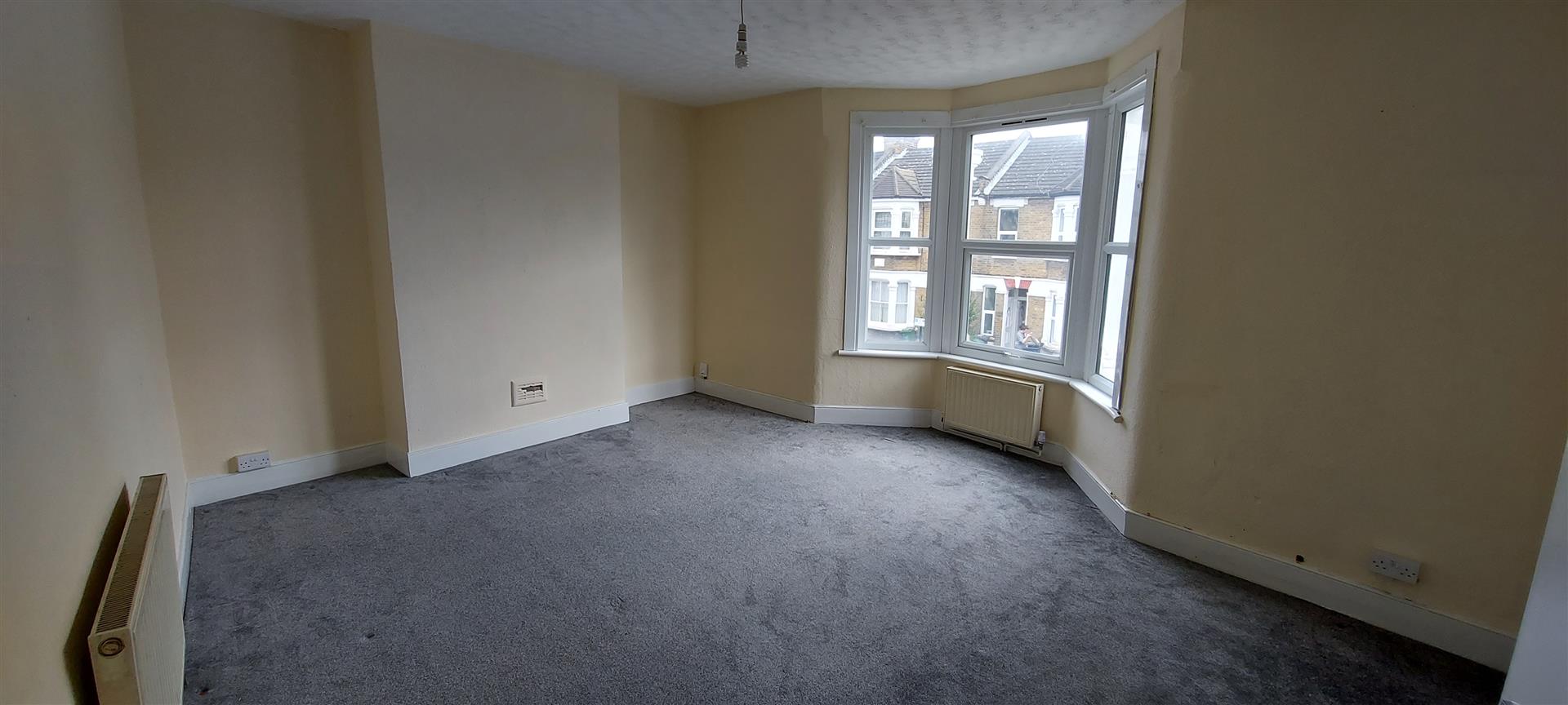 Flat Morley Road in Greater London