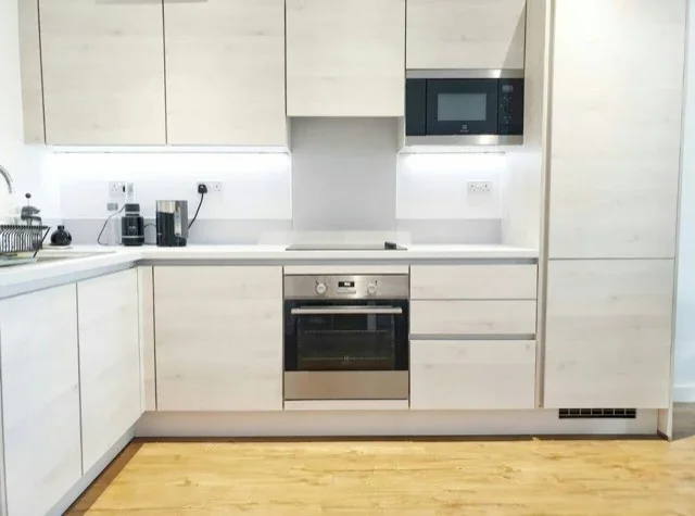 Flat Olympic Way in Greater London