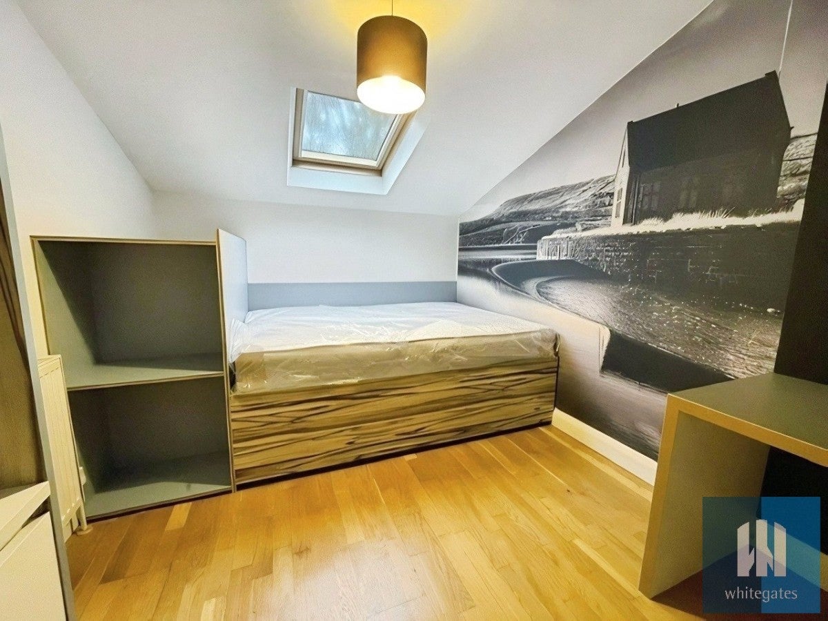 Room Whitegate Road in Kirklees