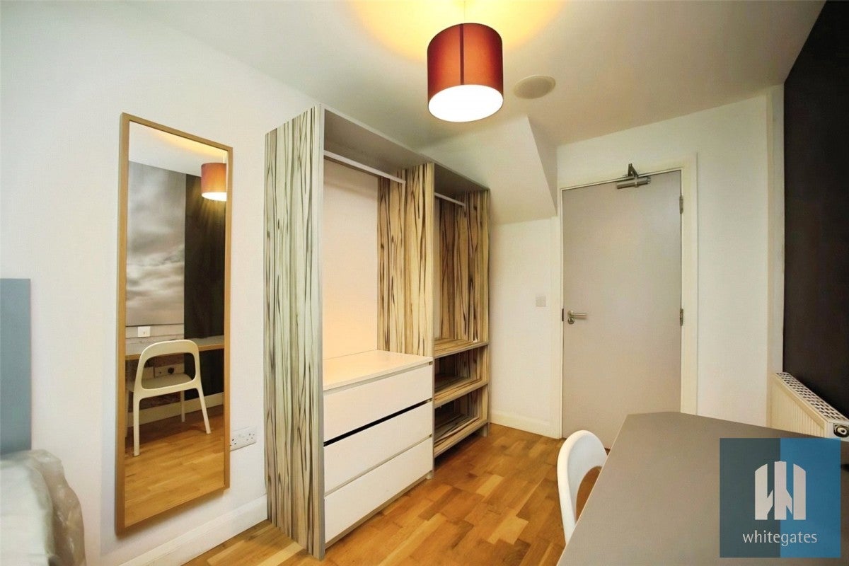 Room Whitegate Road in Kirklees