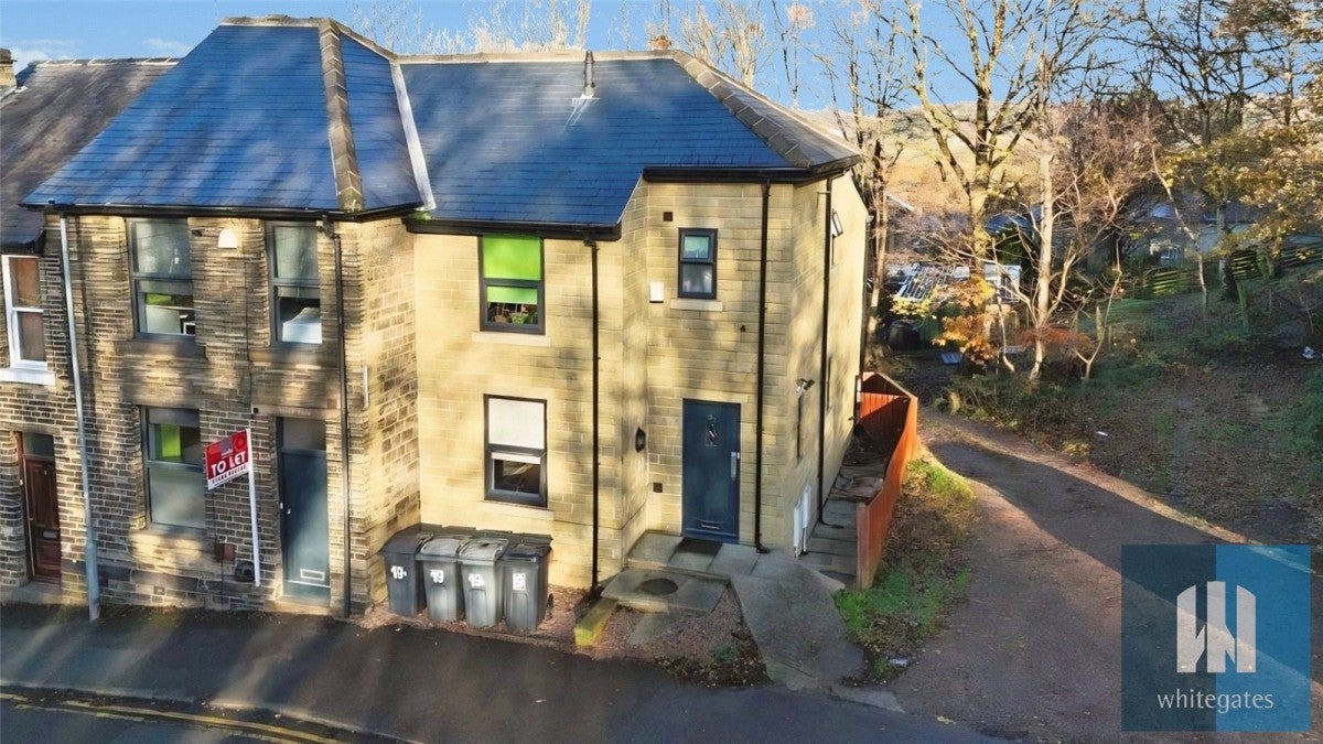Room Whitegate Road in Kirklees