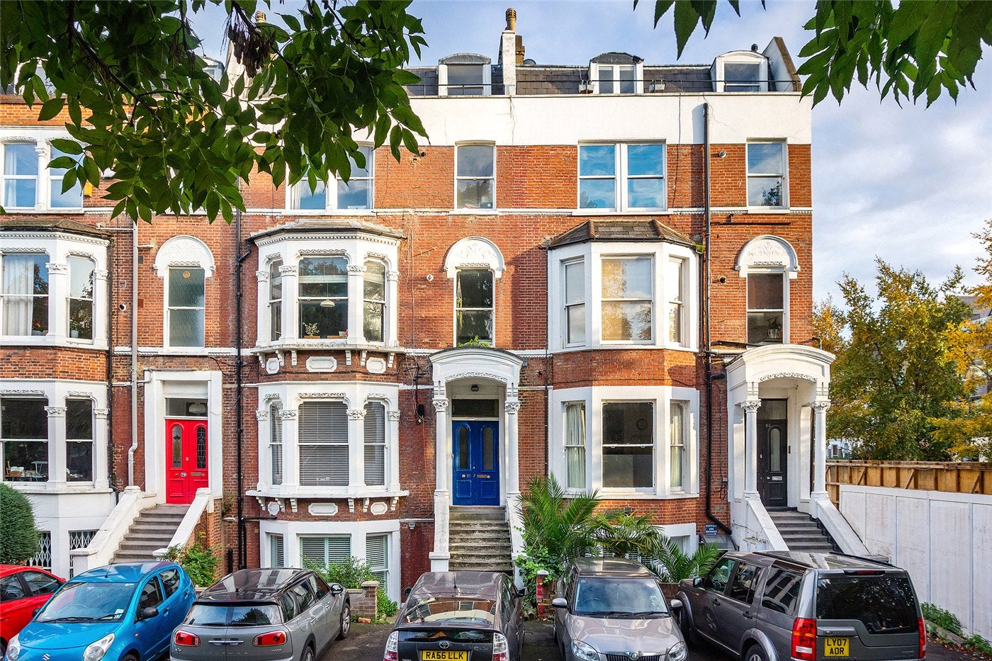 Flat Josephine Avenue in Greater London