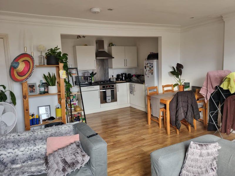 Room Brixton Road in Greater London
