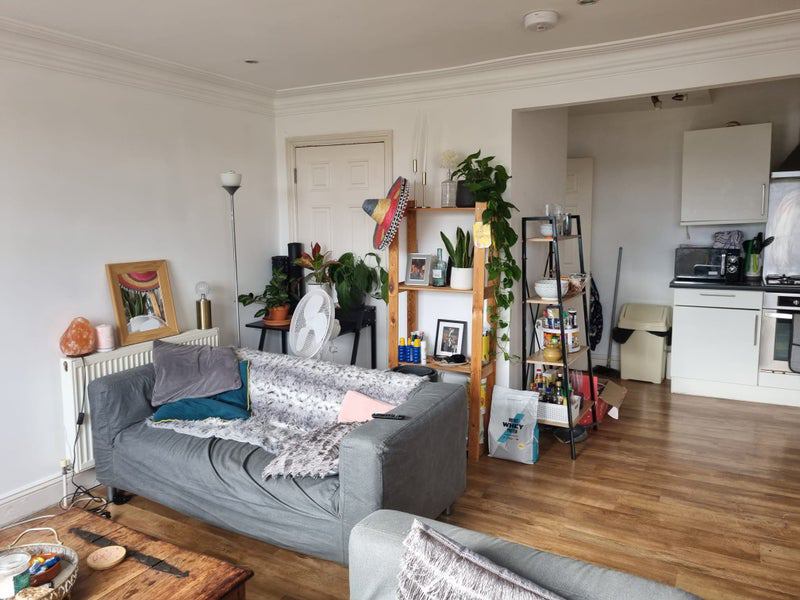 Room Brixton Road in Greater London