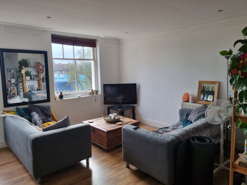 Room Brixton Road in Greater London