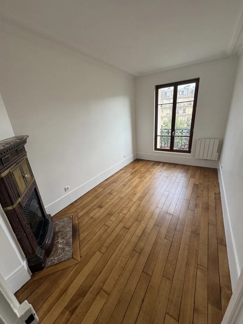 Flat Boulevard de Reuilly in Paris