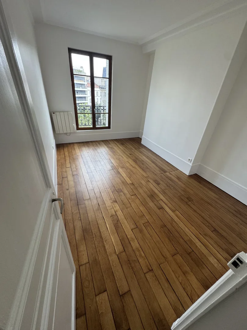 Flat Boulevard de Reuilly in Paris