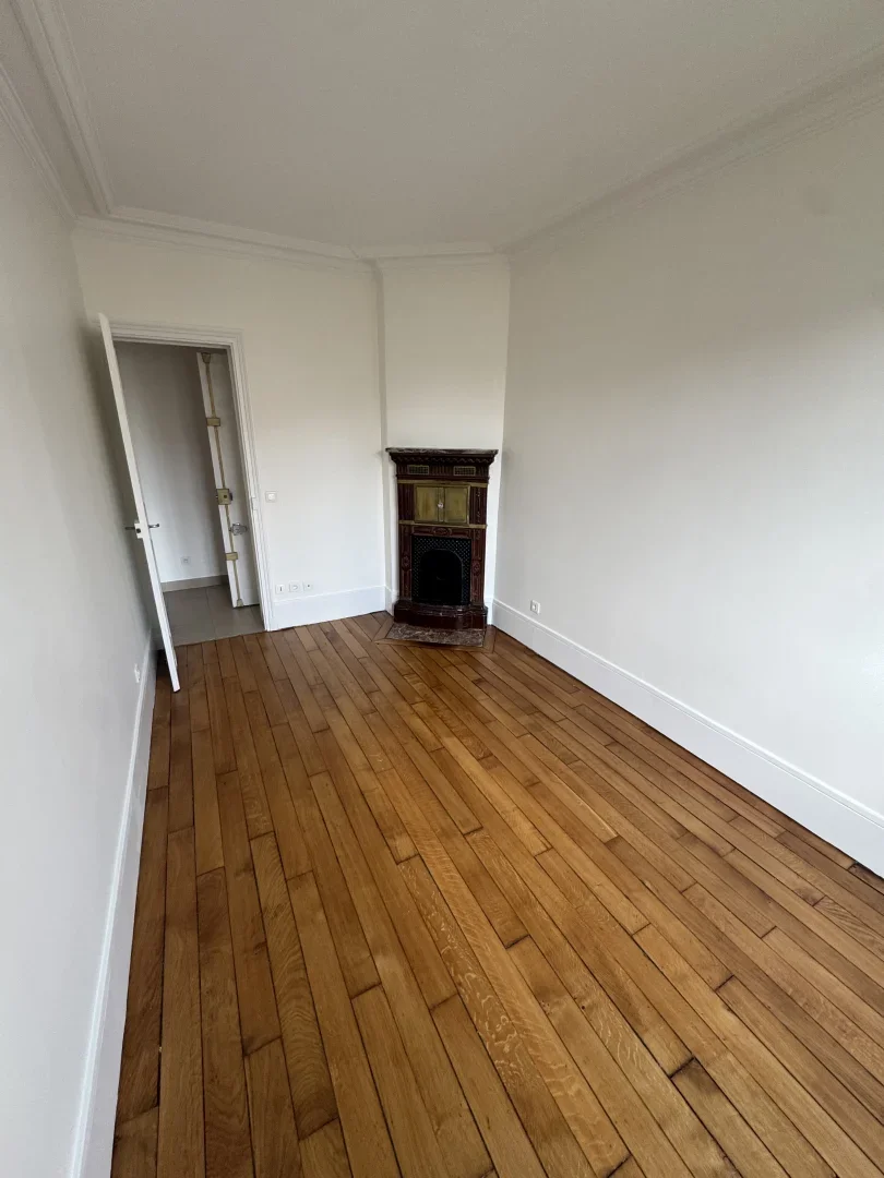 Flat Boulevard de Reuilly in Paris