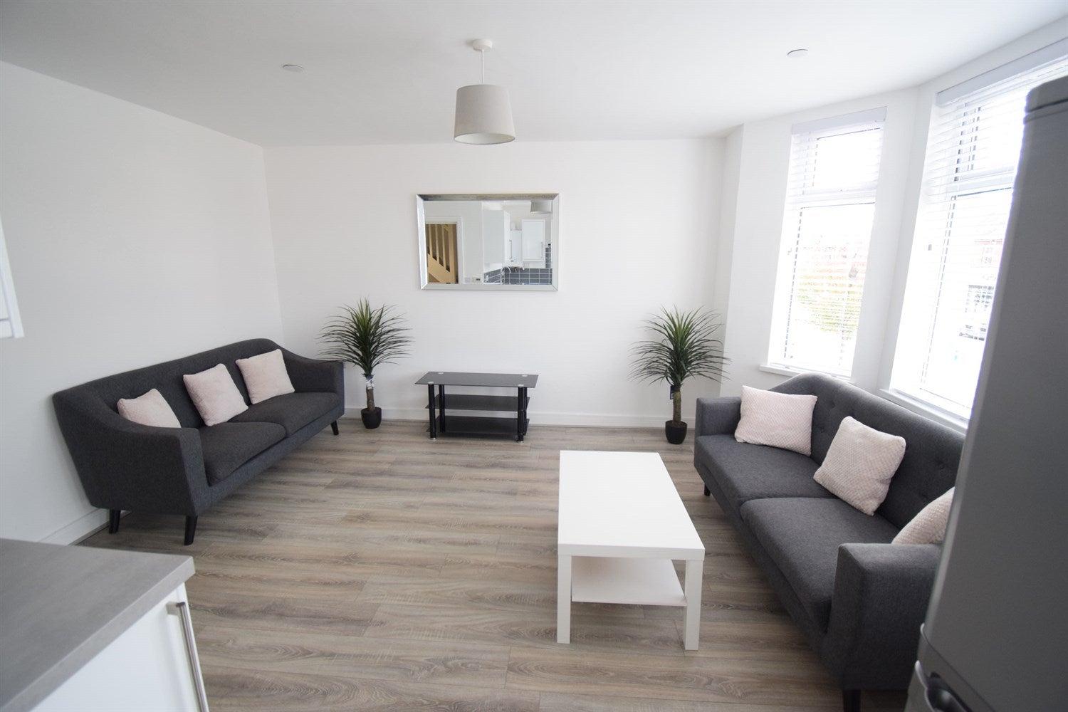 Flat Caerphilly Road in Cardiff