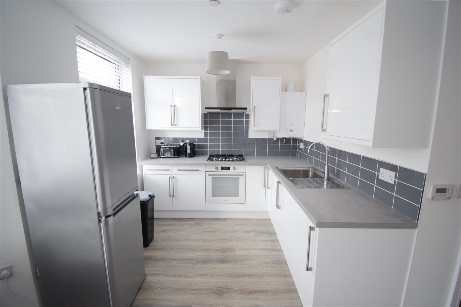 Flat Caerphilly Road in Cardiff