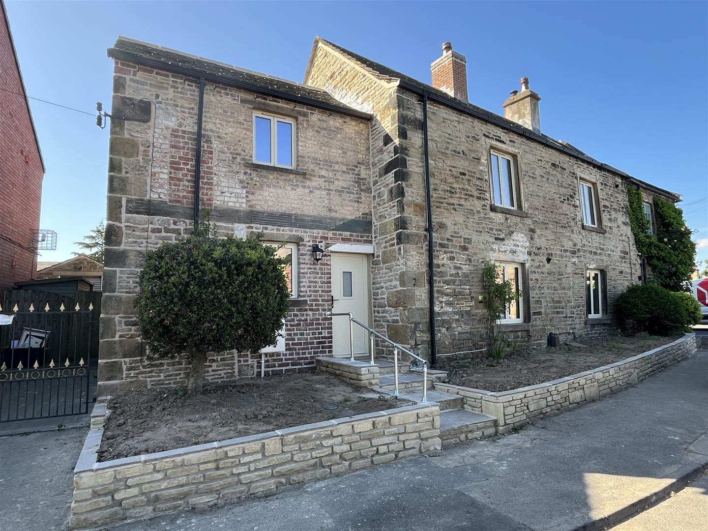 Flat Maltkiln Row in Barnsley