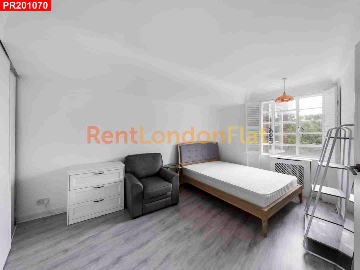 Flat Queensway in City of Westminster