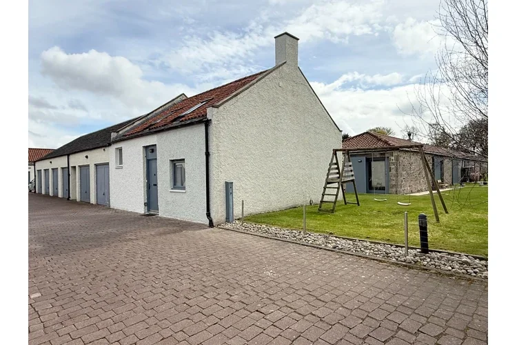 House Catelbock Gardens in Kirkliston