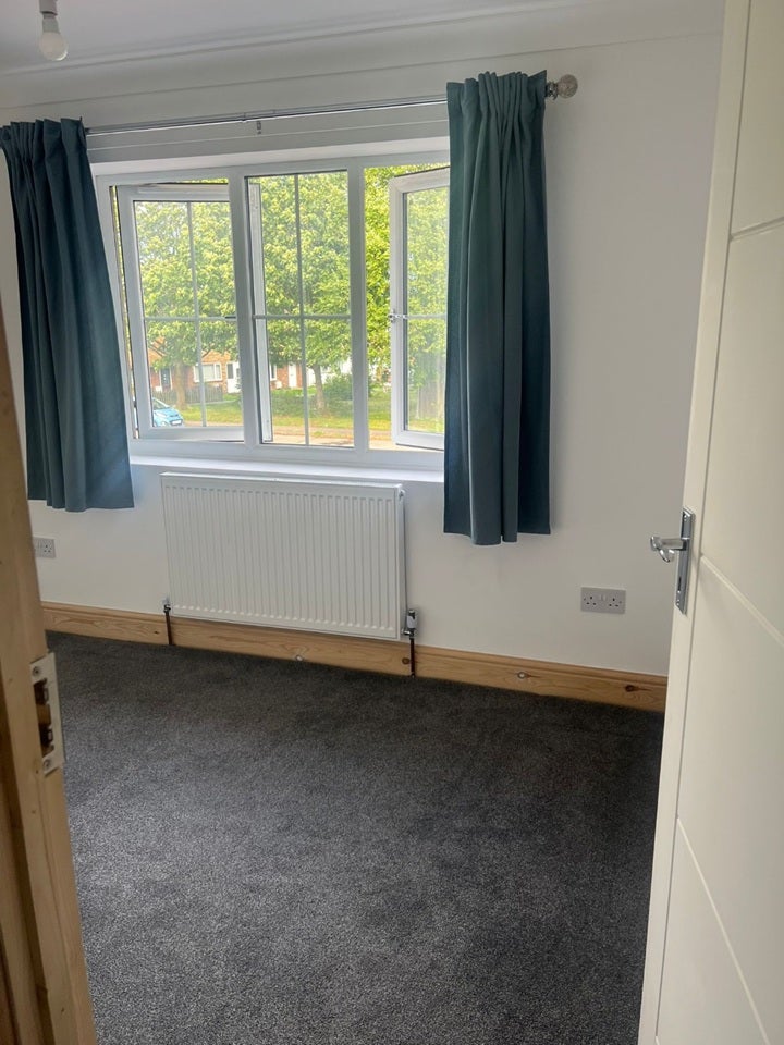 Flat Whaddon Way in Milton Keynes