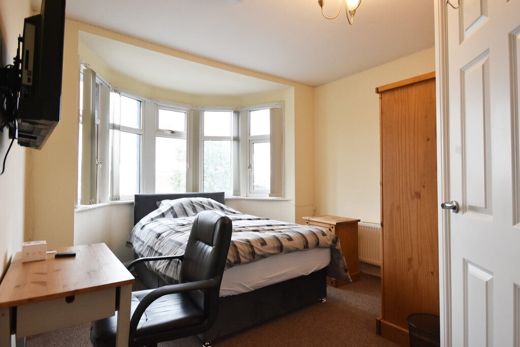 Room Briton Road in Coventry