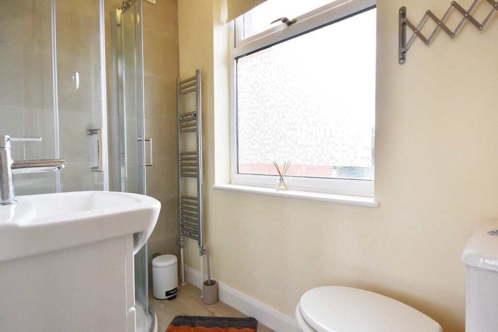 Room Briton Road in Coventry