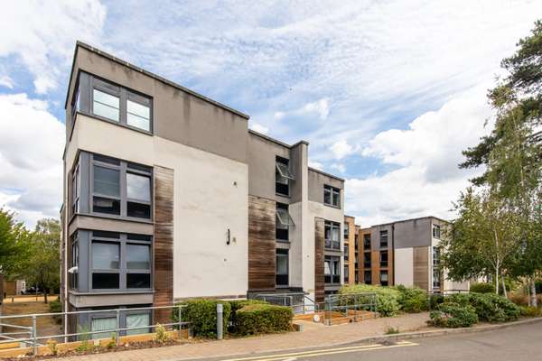 Flat Scott Avenue in Greater London
