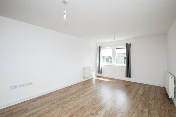 Flat Scott Avenue in Greater London