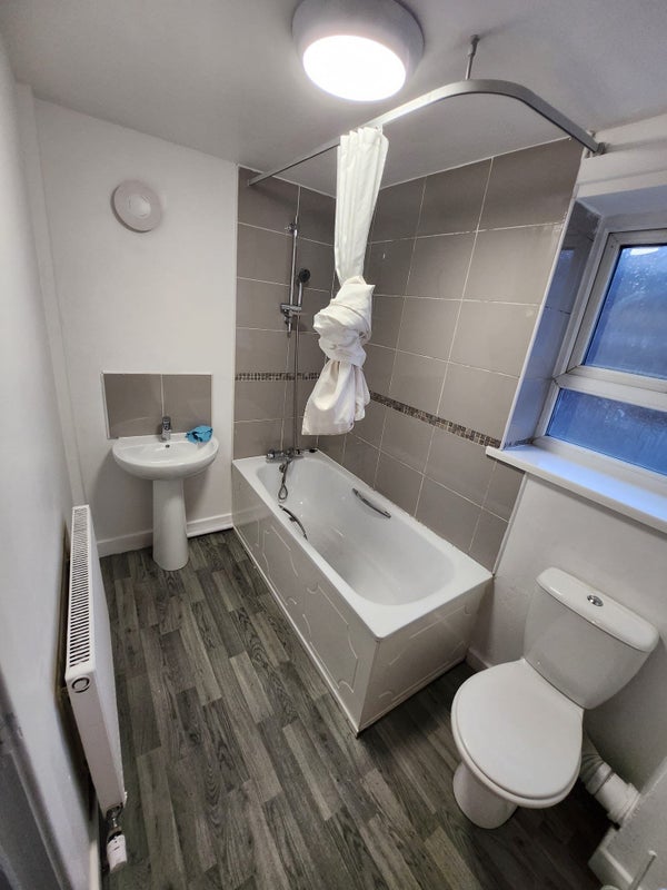 Room Nadine Street in Salford