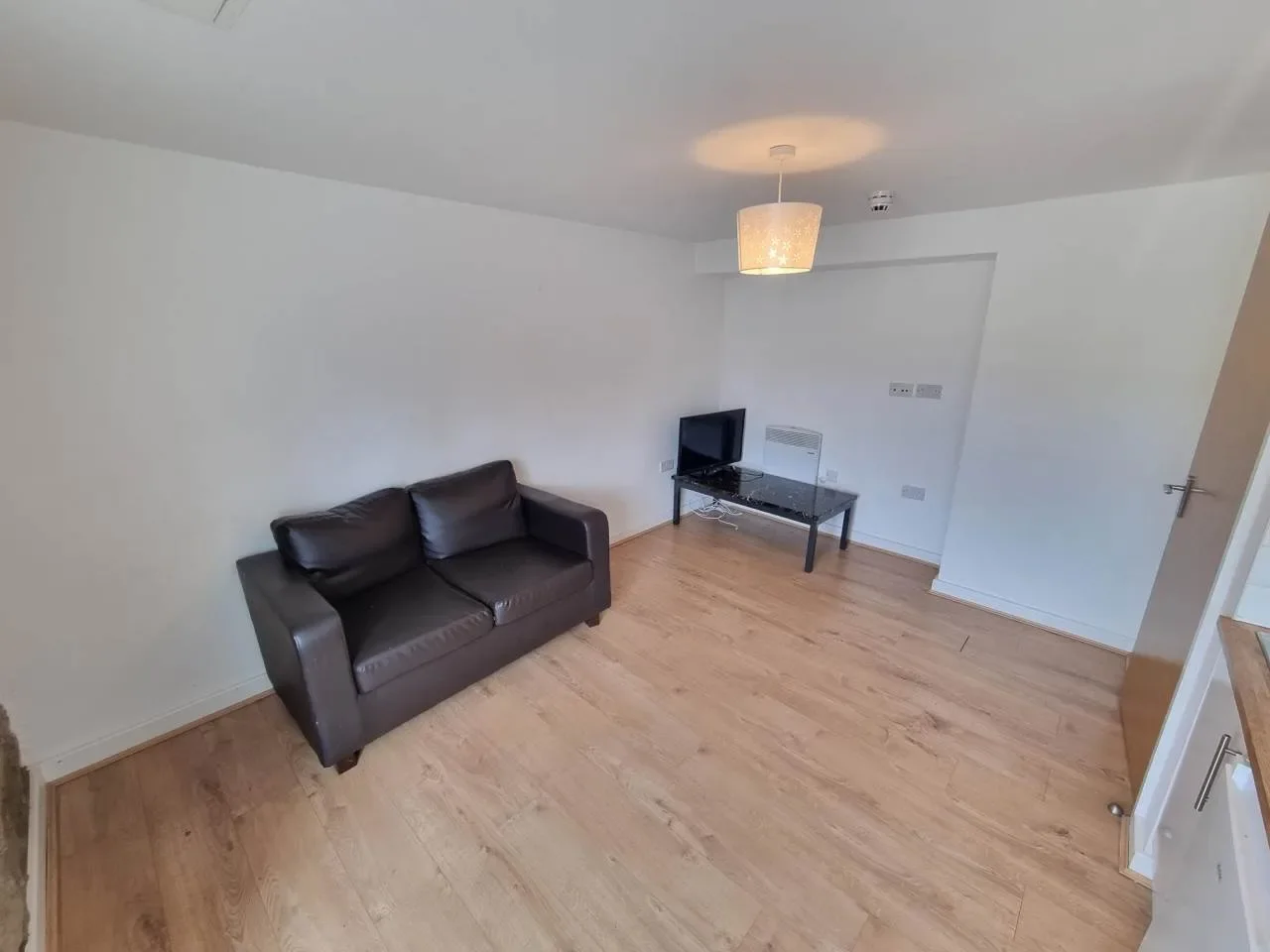Flat Sandford Place in Leeds