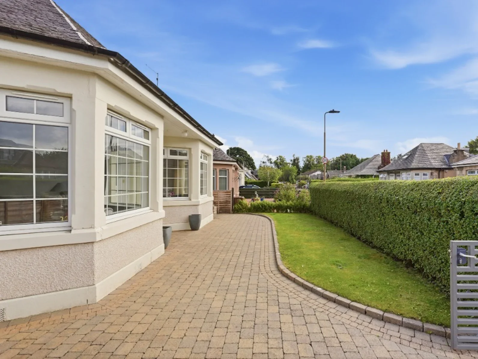 House Priestfield Avenue in City of Edinburgh