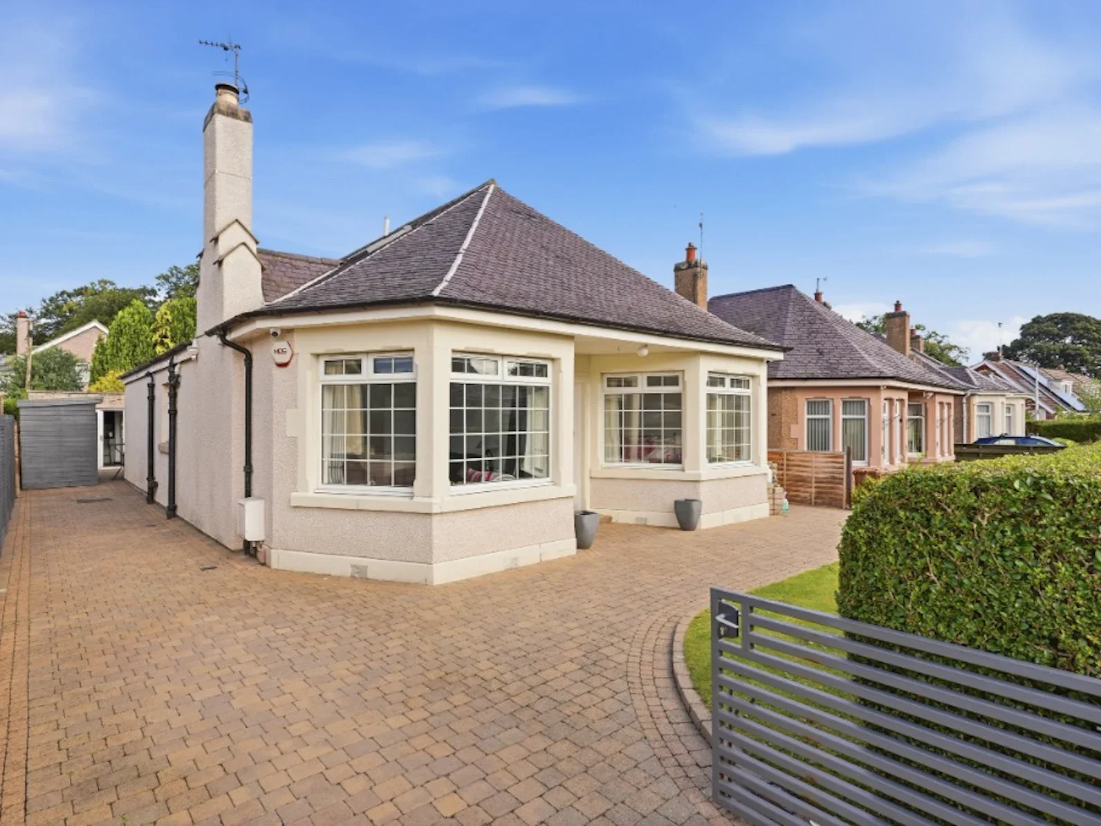 House Priestfield Avenue in City of Edinburgh