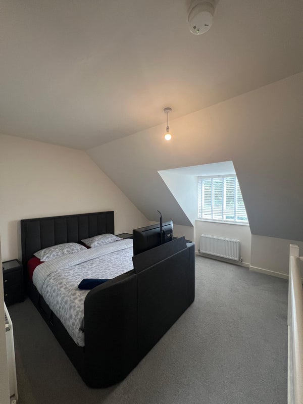 Room Magnolia Road in Leeds