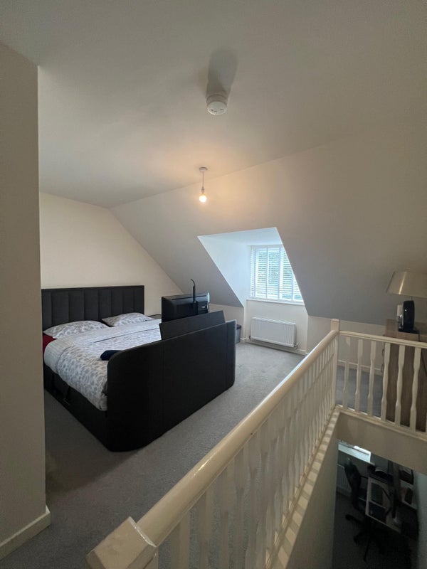 Room Magnolia Road in Leeds