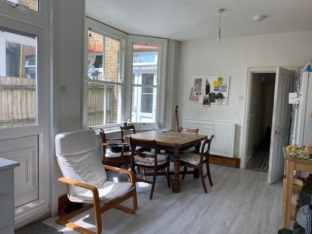 Room Leighton Road in Greater London