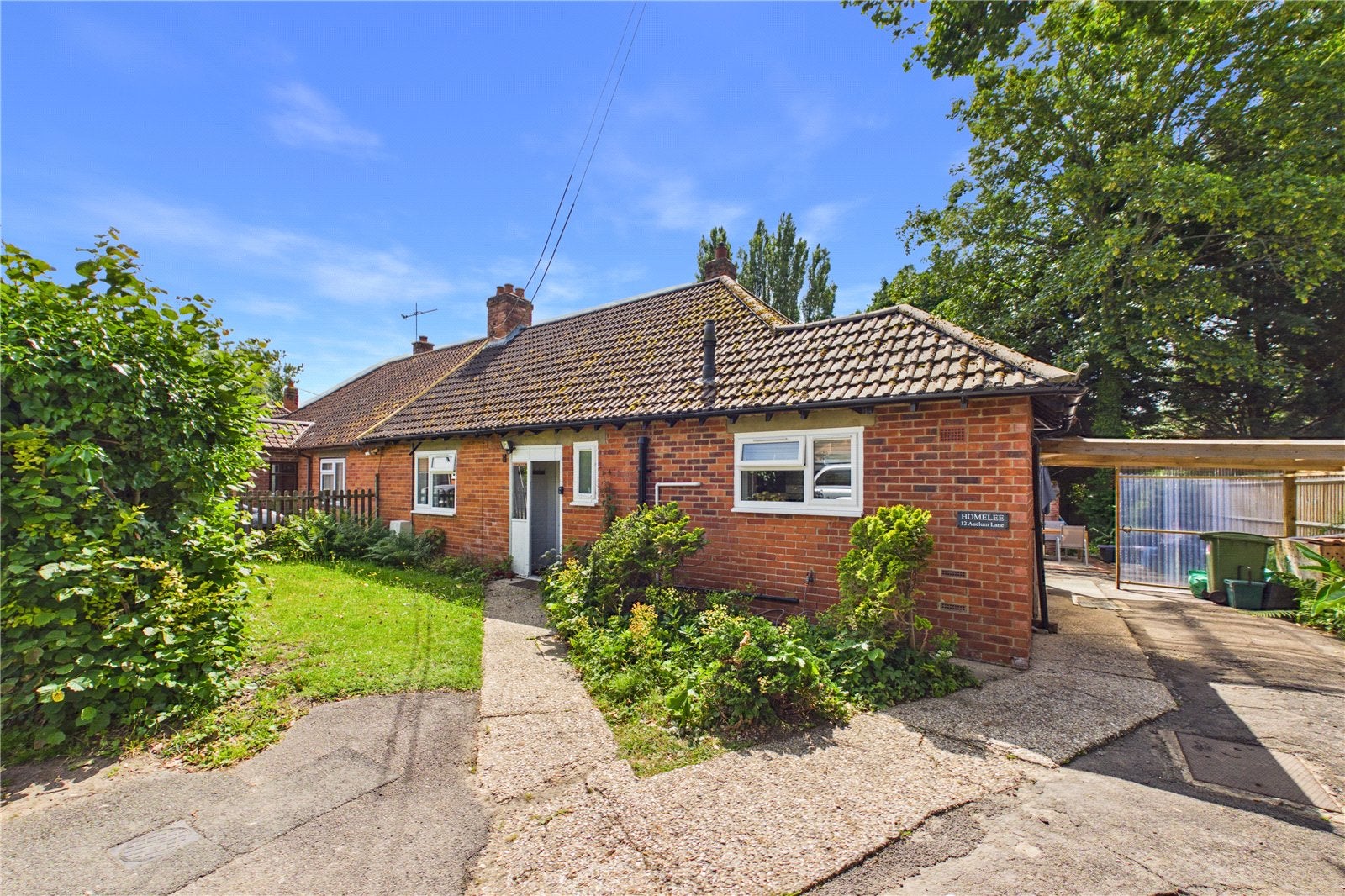 House Auclum Lane in Burghfield Common