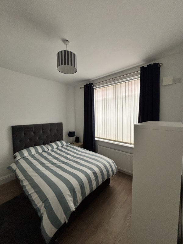 Room Milnthorpe Street in Salford