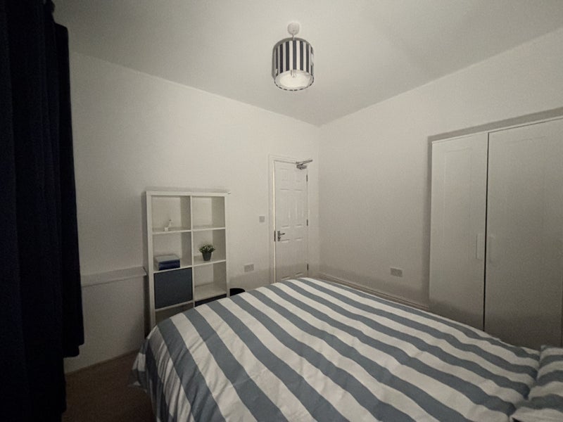 Room Milnthorpe Street in Salford
