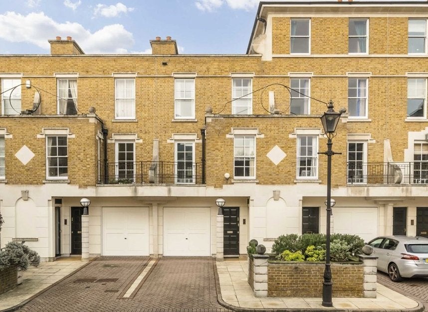House Lindsay Square in City of Westminster