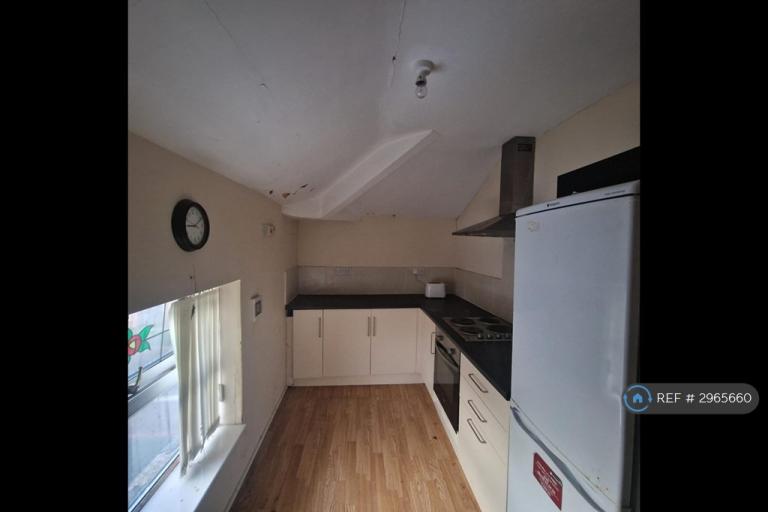 Flat Picton Crescent in Liverpool