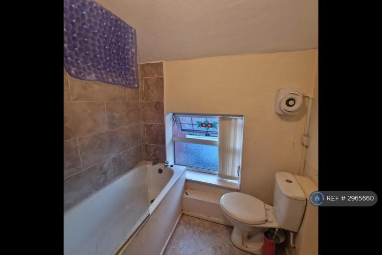 Flat Picton Crescent in Liverpool