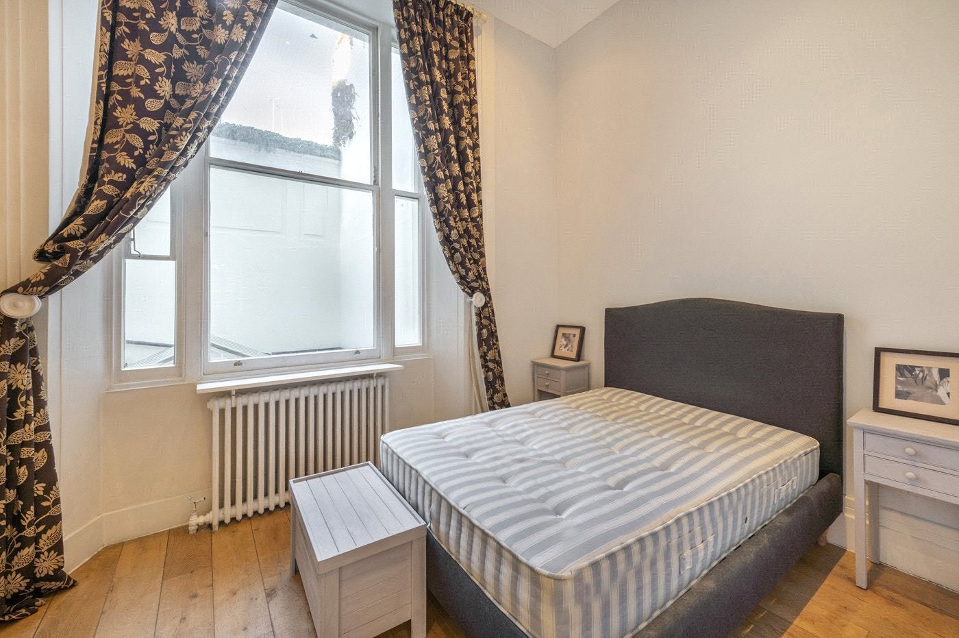 Flat Hyde Park Square in City of Westminster