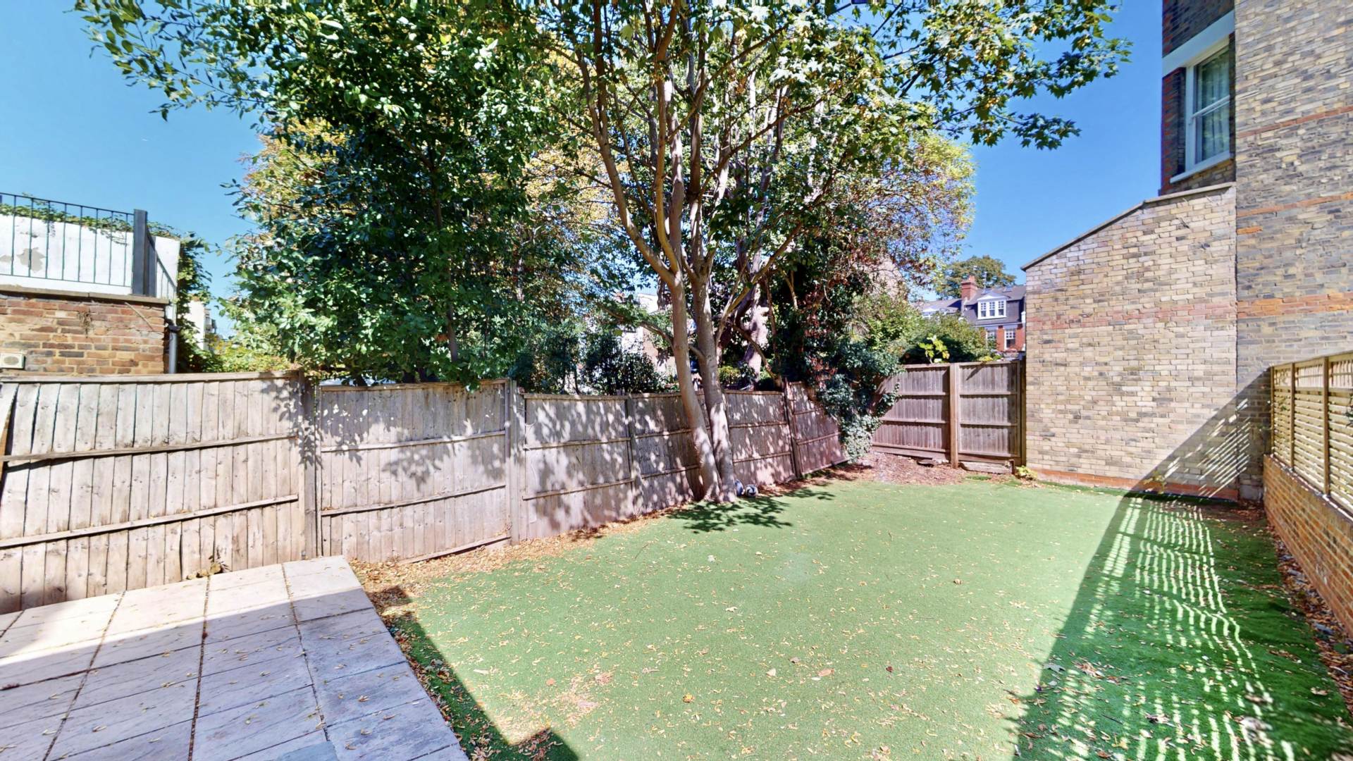 Flat Langdon Park Road in Greater London