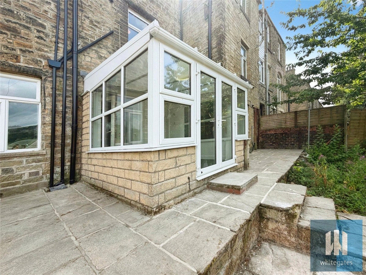 Flat Manchester Road in Kirklees
