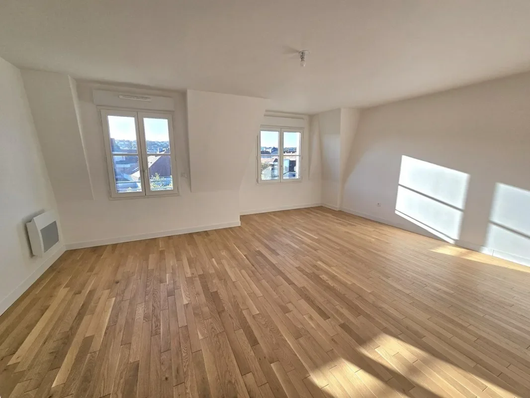 Flat Avenue Paul Doumer in Rueil-Malmaison