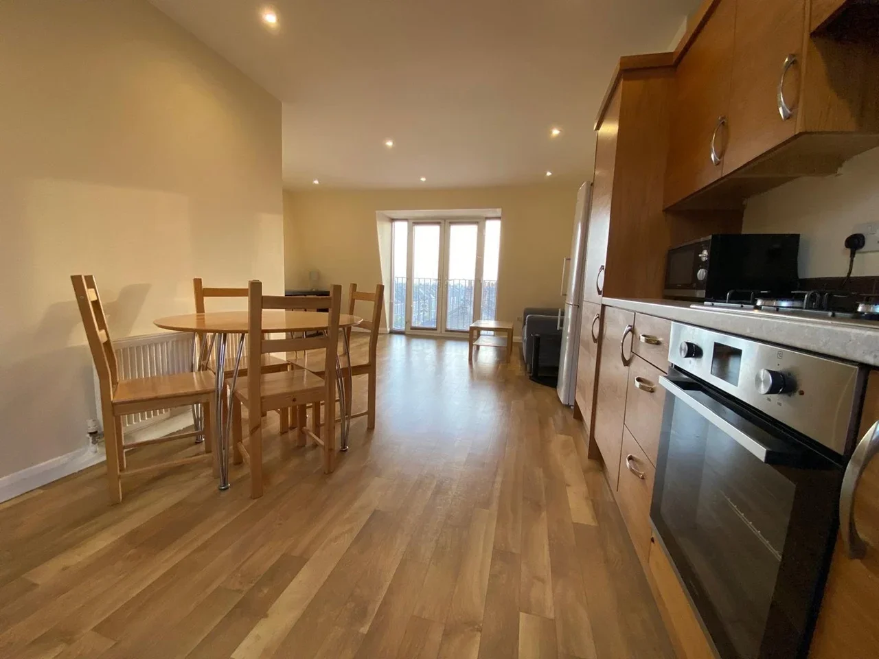 Flat Mitcham Road in Greater London
